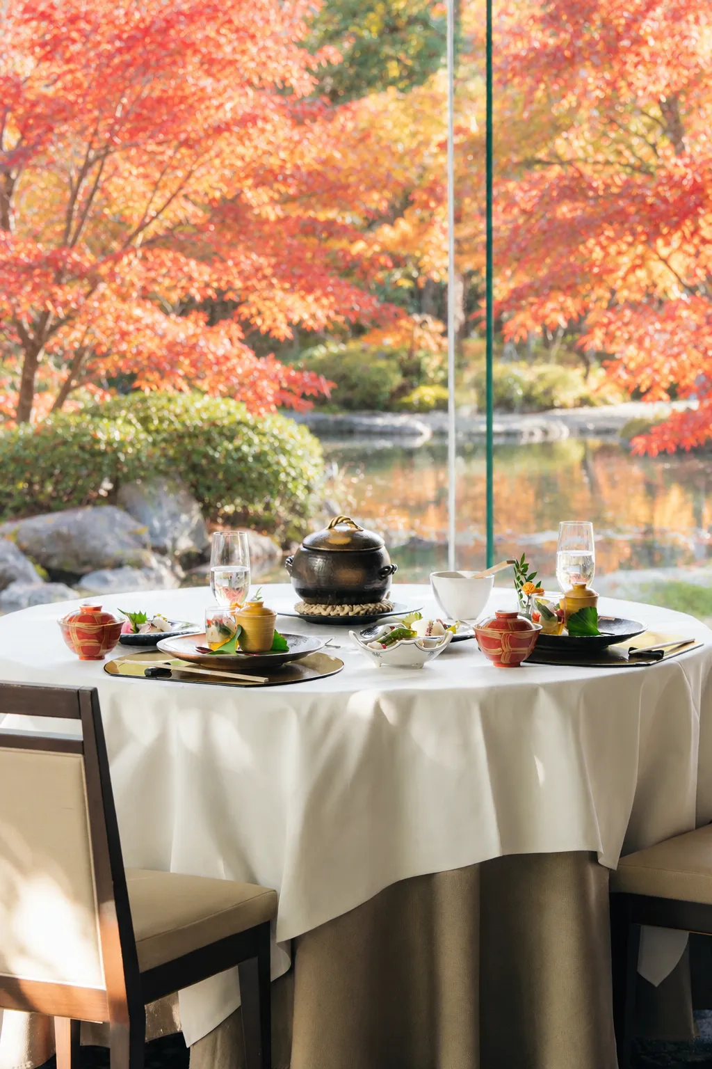 [10/1–12/11] Tsukiyoi Course | A Japanese Lunch Featuring Saikyo-marinated Branded Pork and Kettle-cooked Rice with Autumn Salmon