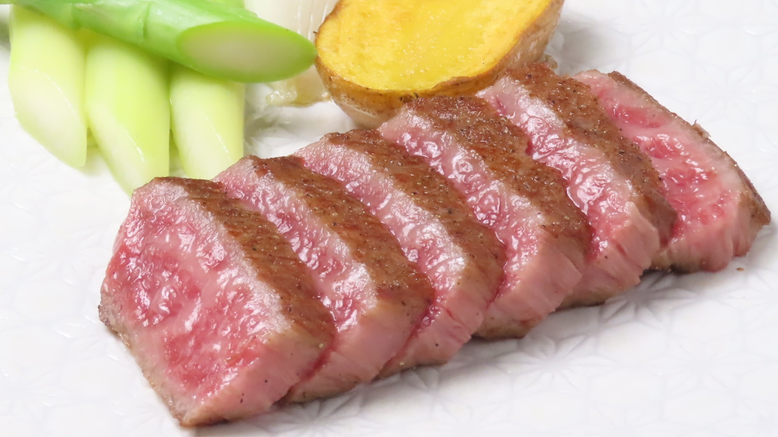 【铁板烧／藤壶】玄界滩的鲜鱼和牛排套餐
