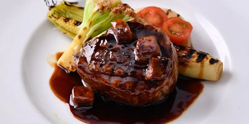【豪華・記念日ディナー】 アワビ、伊勢海老、牛ヒレ肉などの豪華食材を使った贅沢なディナー (WEB予約限定 通常14,400円→12,400円)
