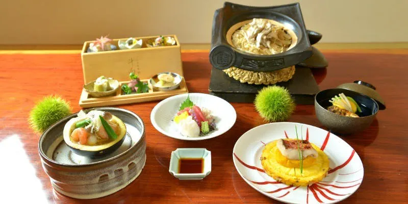 【夜・接待会食】肉・魚会席 婆沙羅 料理7品 A5天草黒毛和牛・鮭香味焼き・季節の炊き込みご飯・造り・焼物など(特別価格)