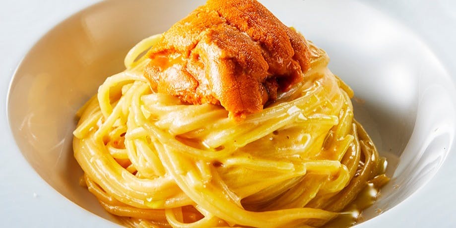 ~Menu C~ Luxurious lunch featuring five courses, including black truffle pizza and fresh sea urchin pasta.