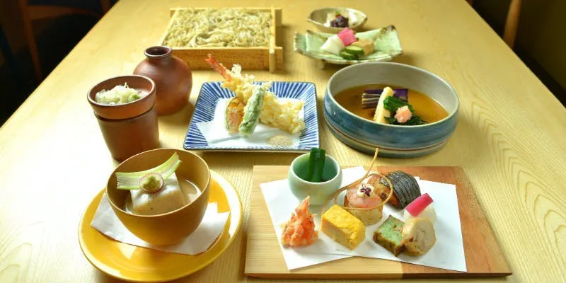 "Tsunasaka" - A handcrafted course to enjoy seasonal recommended Japanese dishes and homemade 80% buckwheat soba.