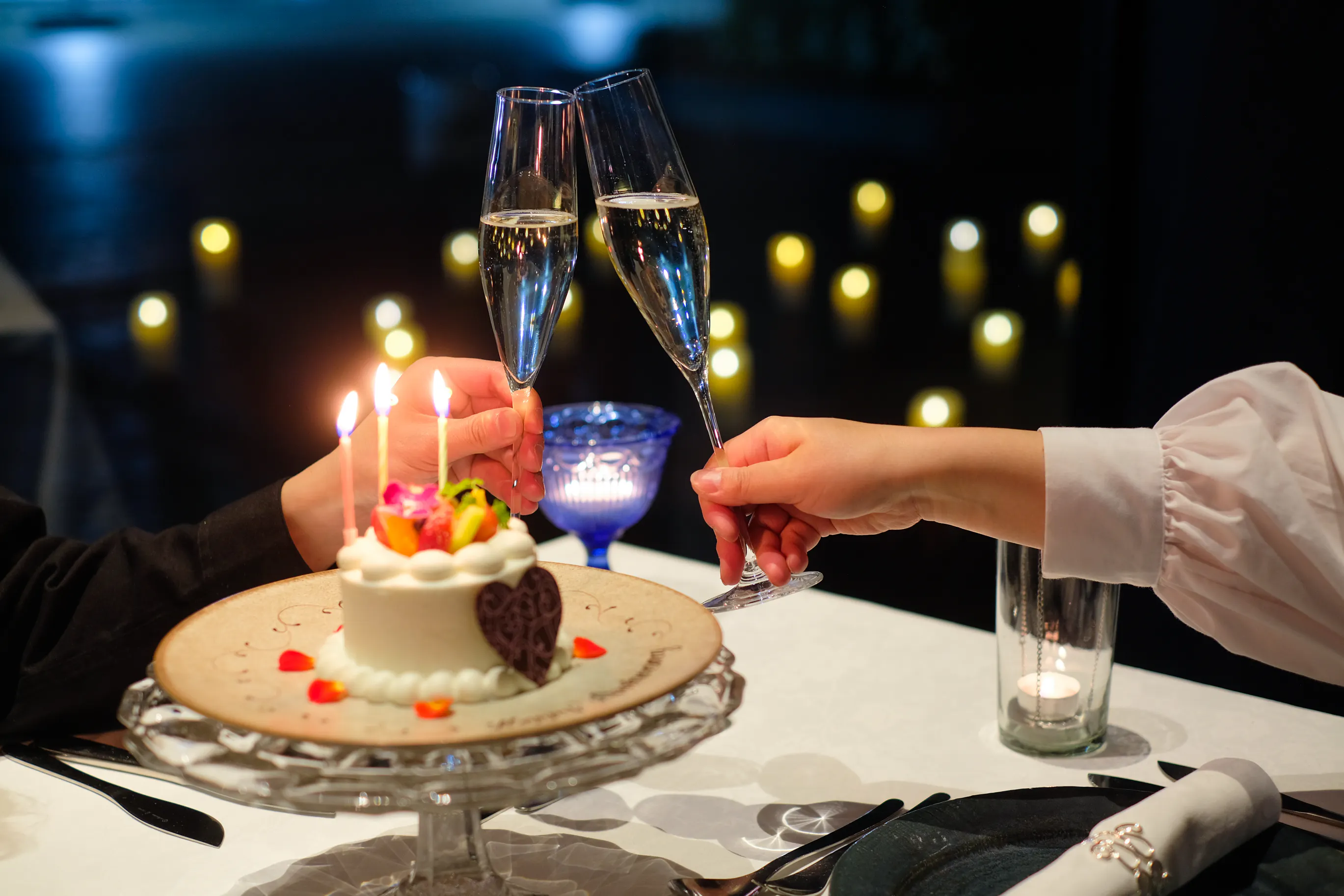 【Anniversary】記念日に乾杯🎶ホールケーキ付きアニバーサリーディナーフルコース