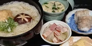 【すっぽんランチ： まるにゅう麺】