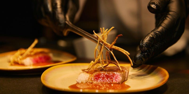 【8/27～8/31】【時間內無限制】和牛吃到飽 THE THEATER LUNCH BUFFET　每1名成人可免費攜帶1名小學生以下兒童