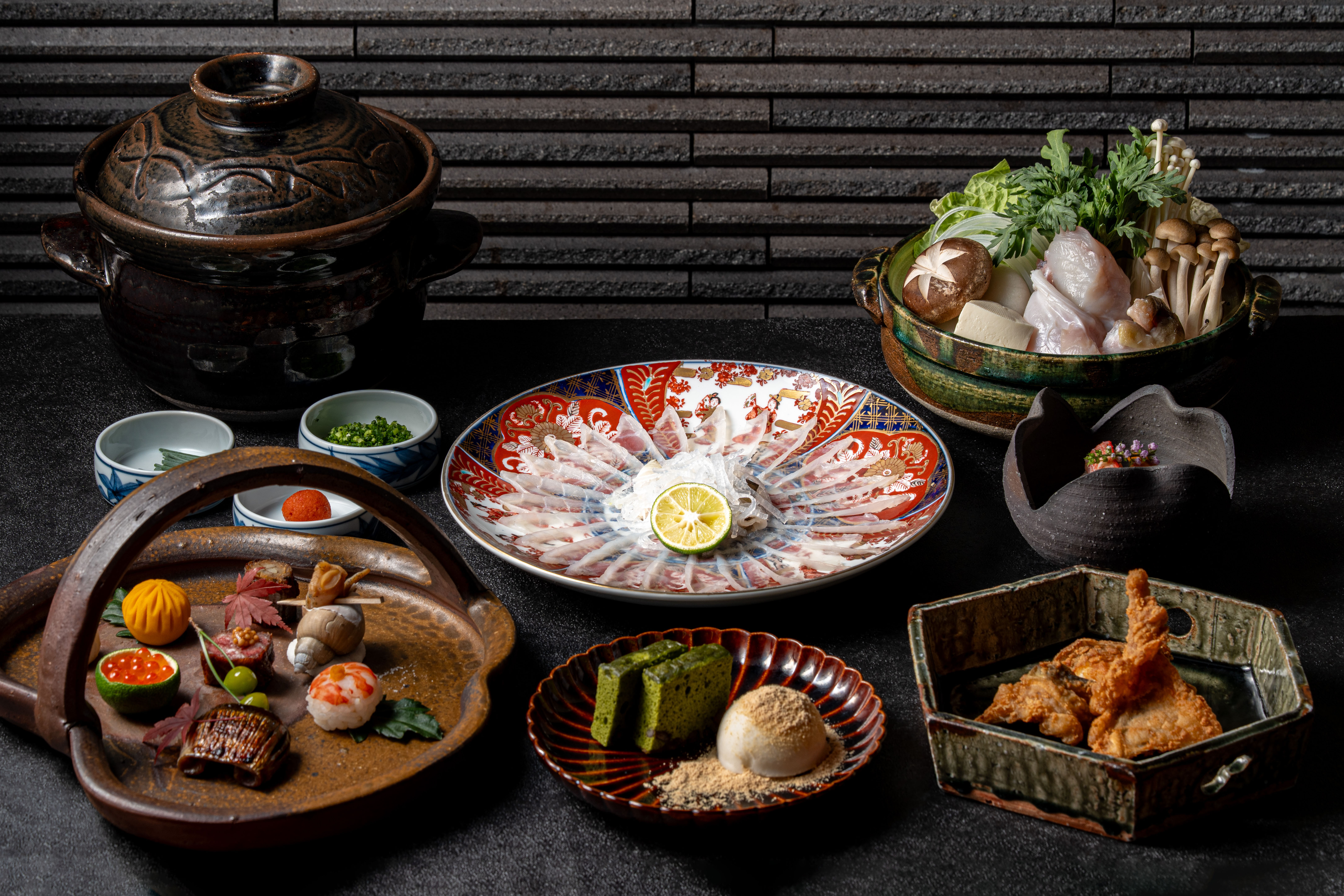 【天然鲂鱼全套餐·帝王】包括天然鲂鱼刺身、天然鲂鱼砂锅（大名碗）、天然鲂鱼炸鸡等7道菜品。