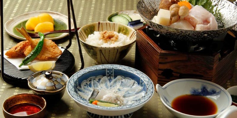 【福鱼套餐】包括鲱鱼刺身、汤锅和炸鸡等六种佳肴