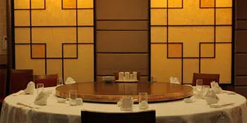 【特別午餐套餐】以北京烤鴨為主題的午餐限定特選套餐共九道菜