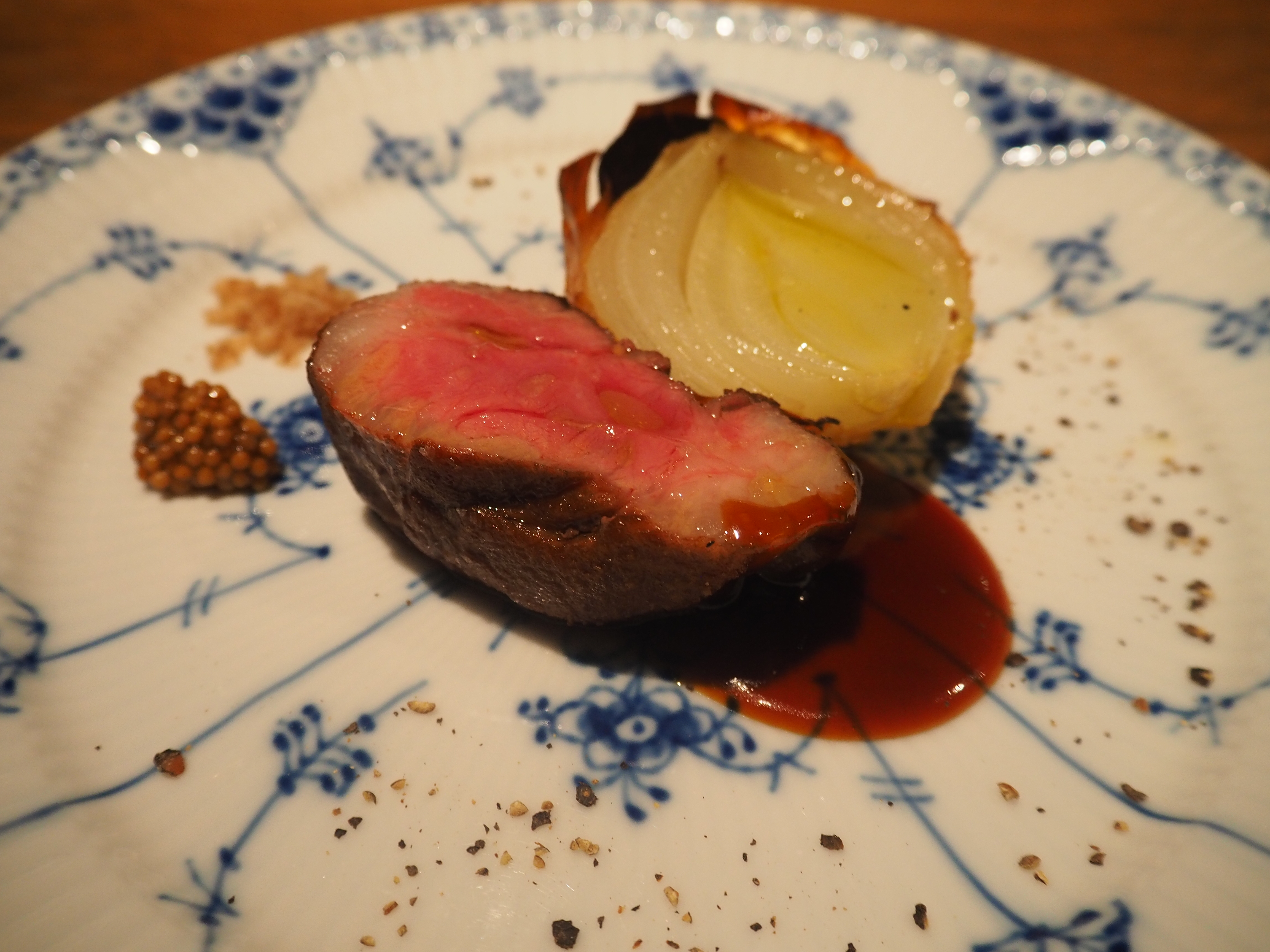 Basic「ベーシック」～炭火肉、前菜、〆、デザートをバランスよく楽しめる定番コース～