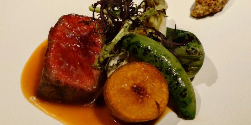 Basic「Basic」– A standard mid-range course with a well-balanced selection of charcoal-grilled meats, appetizers, a finishing dish, and dessert –