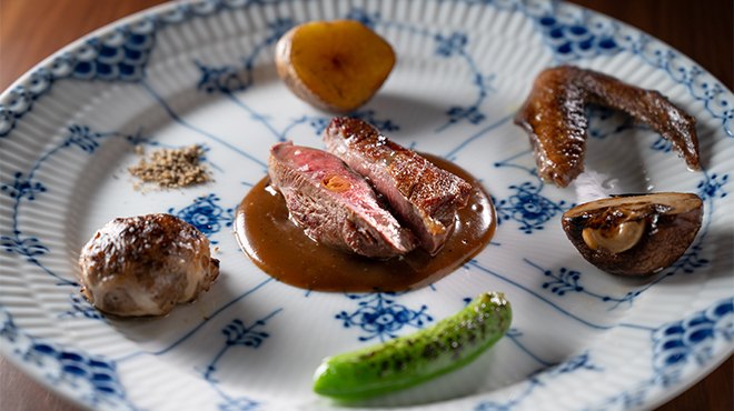 Signature「シグネチャー」～店主のオススメと旬の厳選素材、炭火焼きを少量多種で楽しむフルコース～