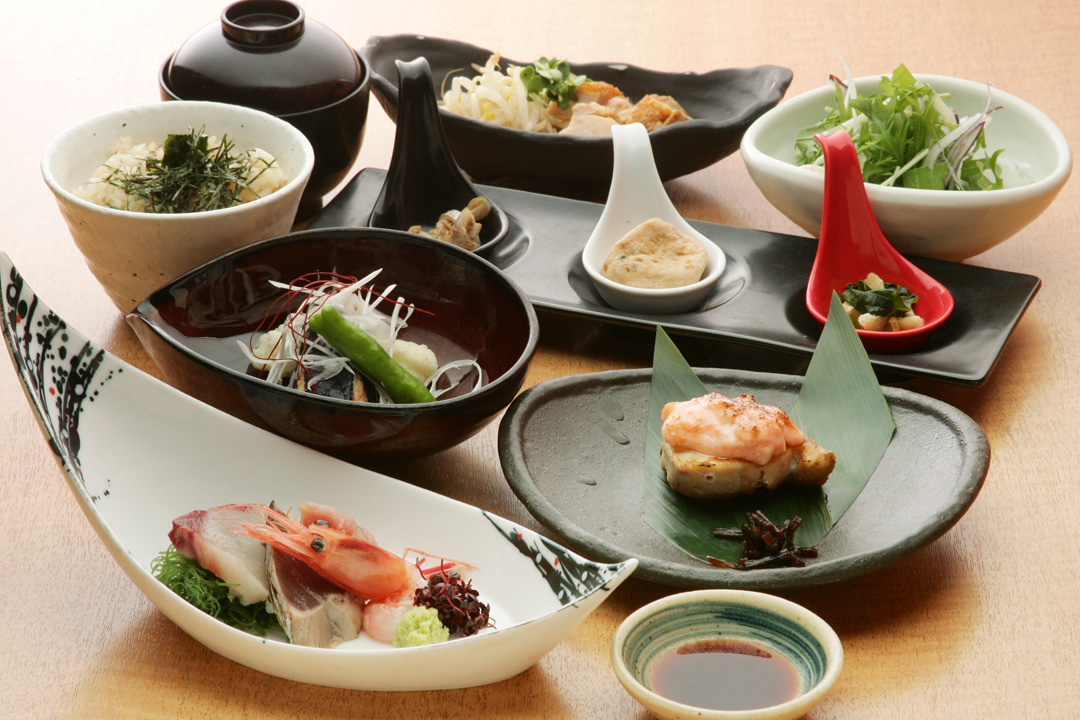 旬の宴会コースお造りに焼物など季節の美皿を満喫！