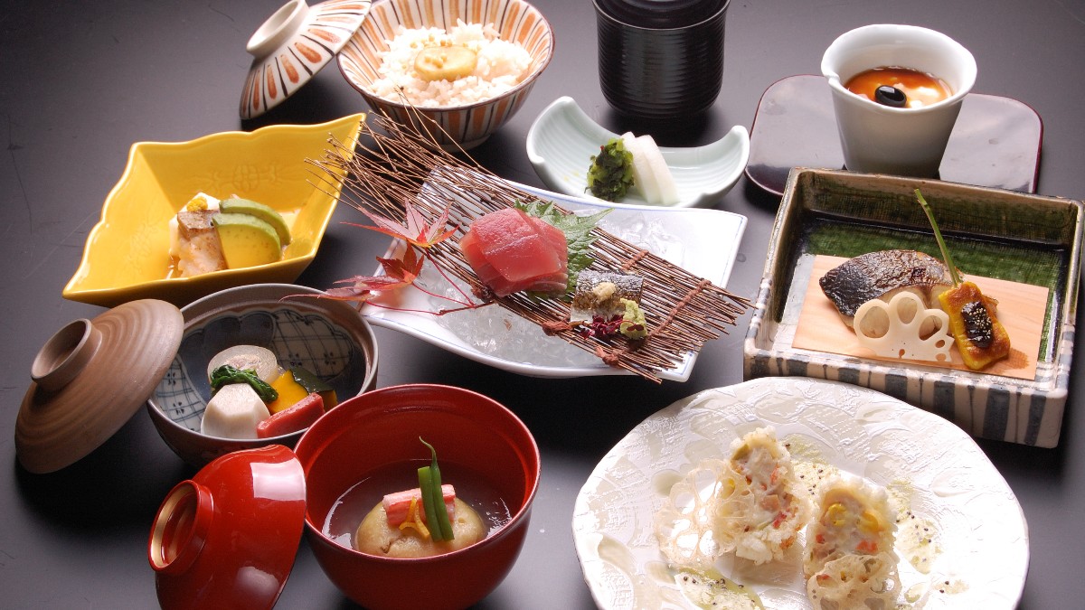 【光林懐石】季節の先付、造り、揚げ物、デザートなど