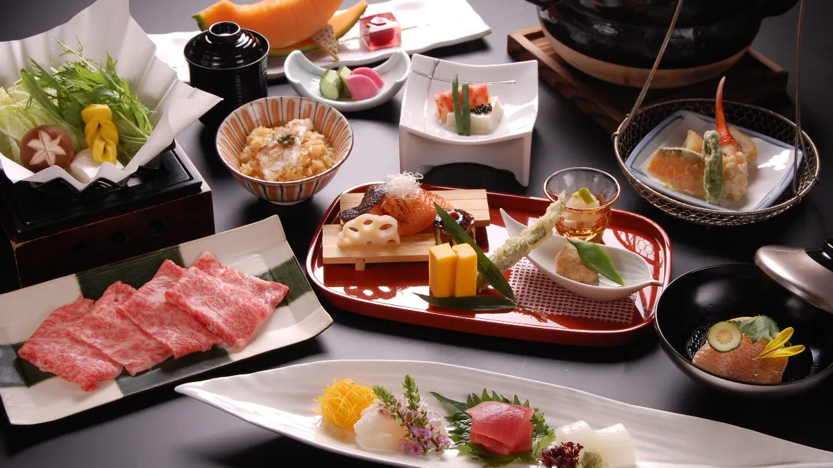 【雅コース】先付、造り、凌ぎ、主菜、焼き八寸、鍋、水菓子など