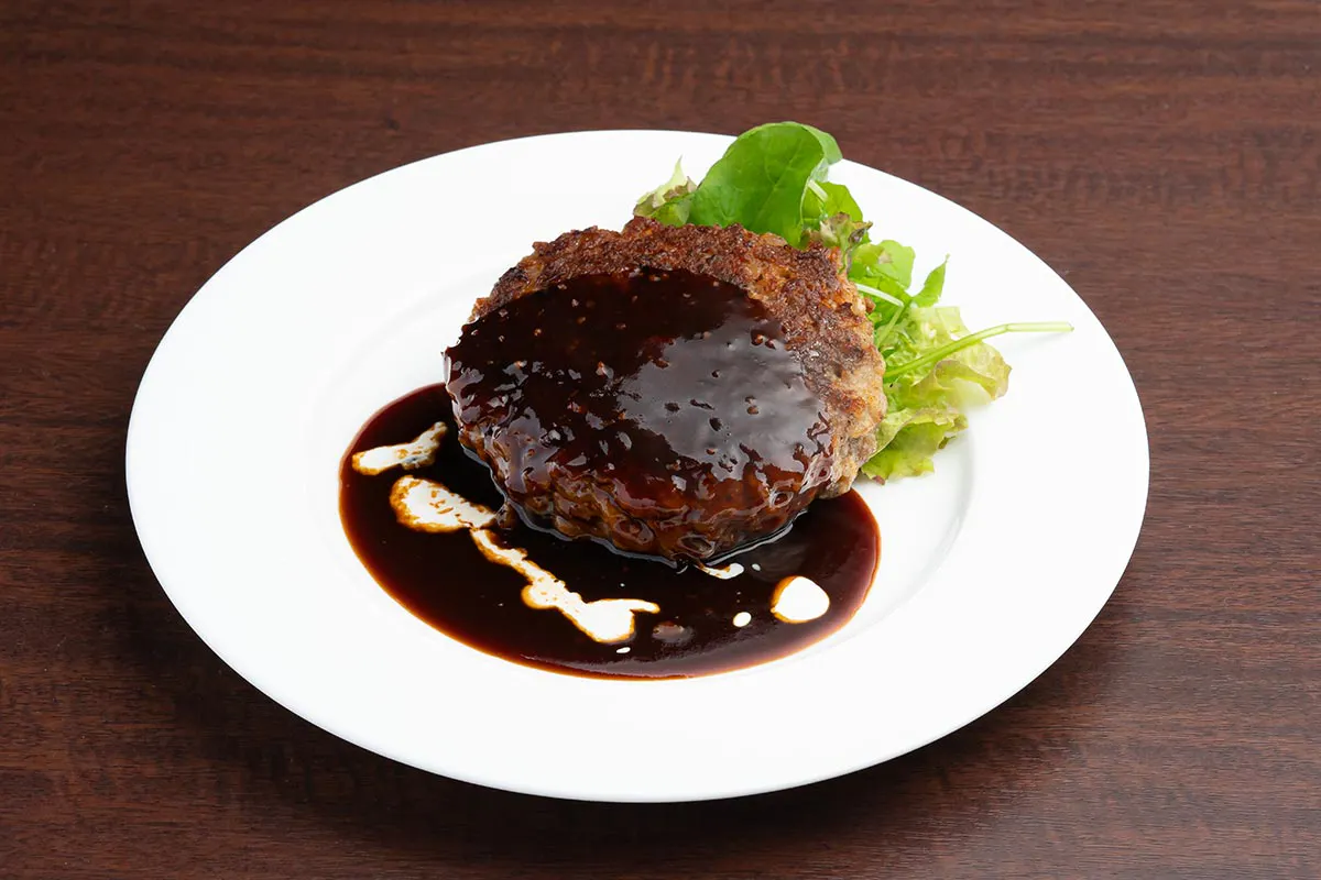 【牛筋漢堡排午餐】※本店只在有預約的日子提供午市服務,如有午餐需求,請於前一天預約※關於當天的營業確認,請致電查詢。