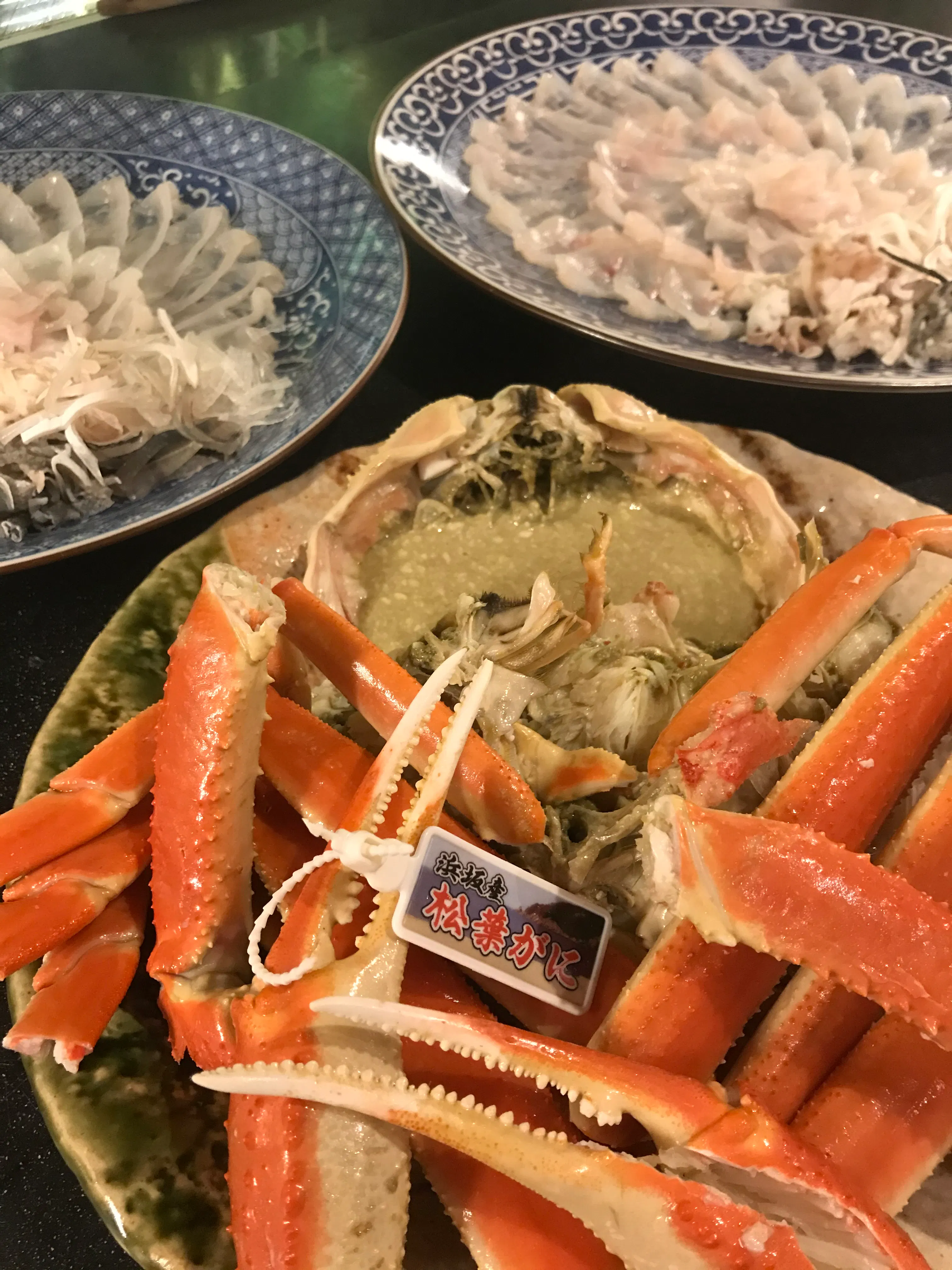 天然 복어와 삶은 마츠바 게 코스 ※2인은 마츠바 게 절반, 1킬로그램 이상 ※마츠바 게는 입고에 따라 시가 변동