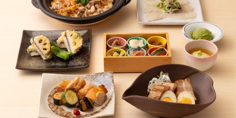 「彩」名物おばんざい6種盛り合せや富嶽白鶏のグリル等　8品