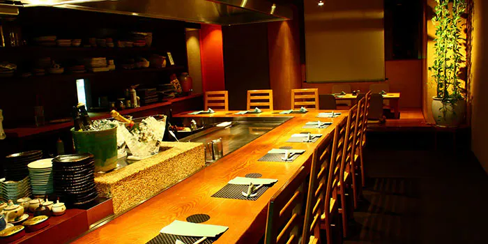 鉄板 DINING 莢