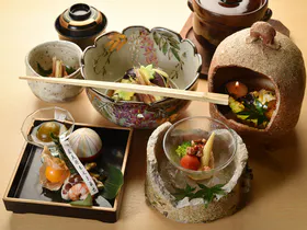 【향기로운 경주의 계절】장어, 경주 소고기, 경주 야채, 생아유 등 초여름을 매료시키는 대접 팔촌 등 10가지 요리