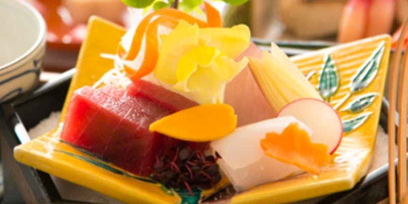季節の前菜、お造り盛り合わせ、しらす料理にデザート