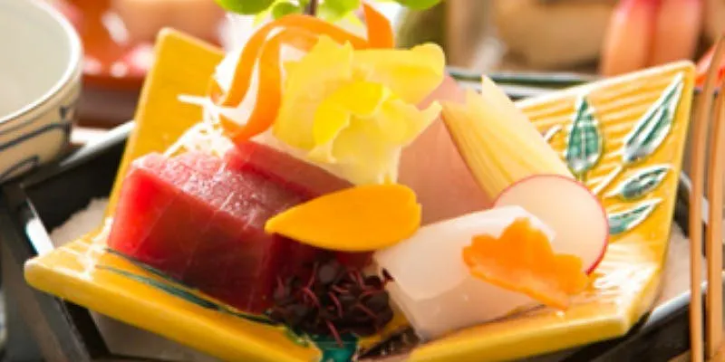 季節の前菜、お造り盛り合わせ、しらす料理にデザート