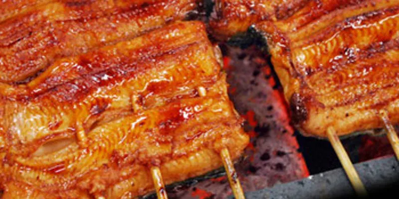【迷你银杏盖饭套餐】包括生鱼片，天妇罗等四种菜品