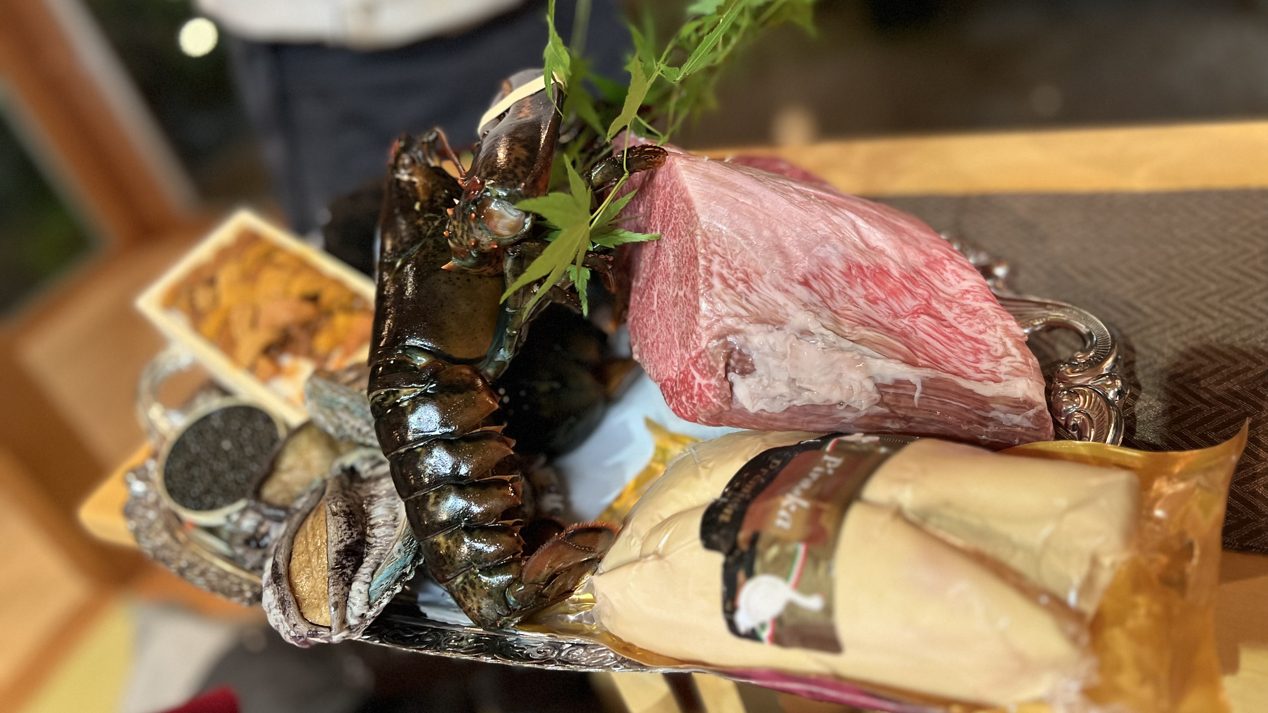 布列塔尼產 活藍龍蝦與A5特上黑毛和牛套餐｜附乾杯氣泡酒