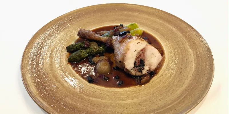 【標準套餐】全六道菜品，包含魚及肉類雙主菜