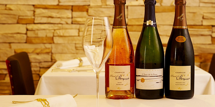 Voyage de Saveurs - A Journey of Seasonal Flavors that Engages the Senses - & Short Wine Pairing of 4 types starting with Champagne