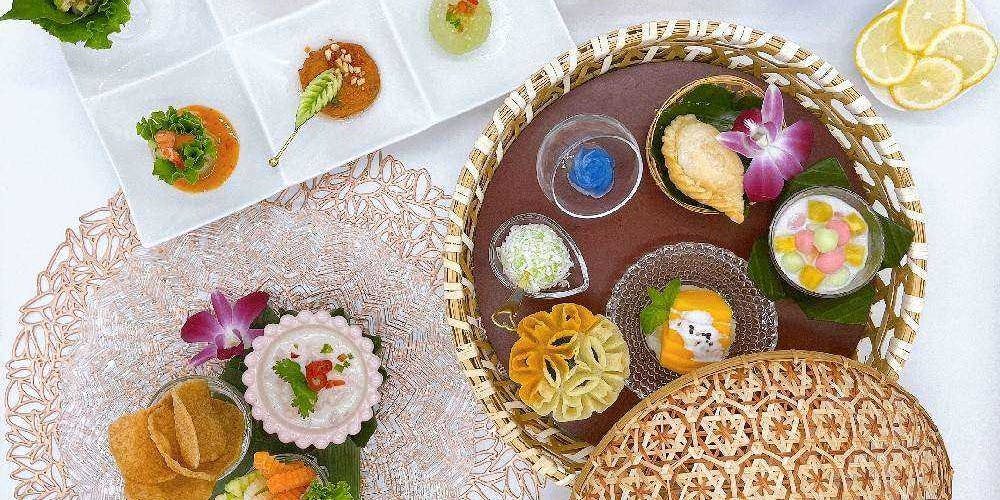 [Afternoon Tea] All-you-can-drink tropical juice and more! Includes homemade baked goods and appetizers.
