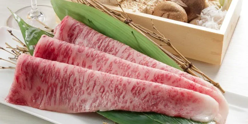 ◆Signature◆ Kuroge Wagyu Sukiyaki 9,500 yen ｜ A standard hot pot course ideal for business entertainment and dinner meetings