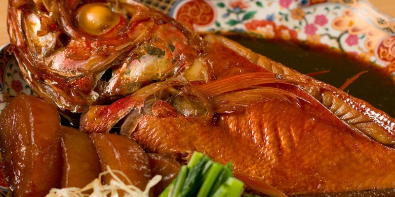 - For special occasions and celebrations - Simmered whole splendid alfonsino + signature charcoal-grilled dishes + seasonal small bowls, a total of 8 dishes [Includes 120 minutes all-you-can-drink]