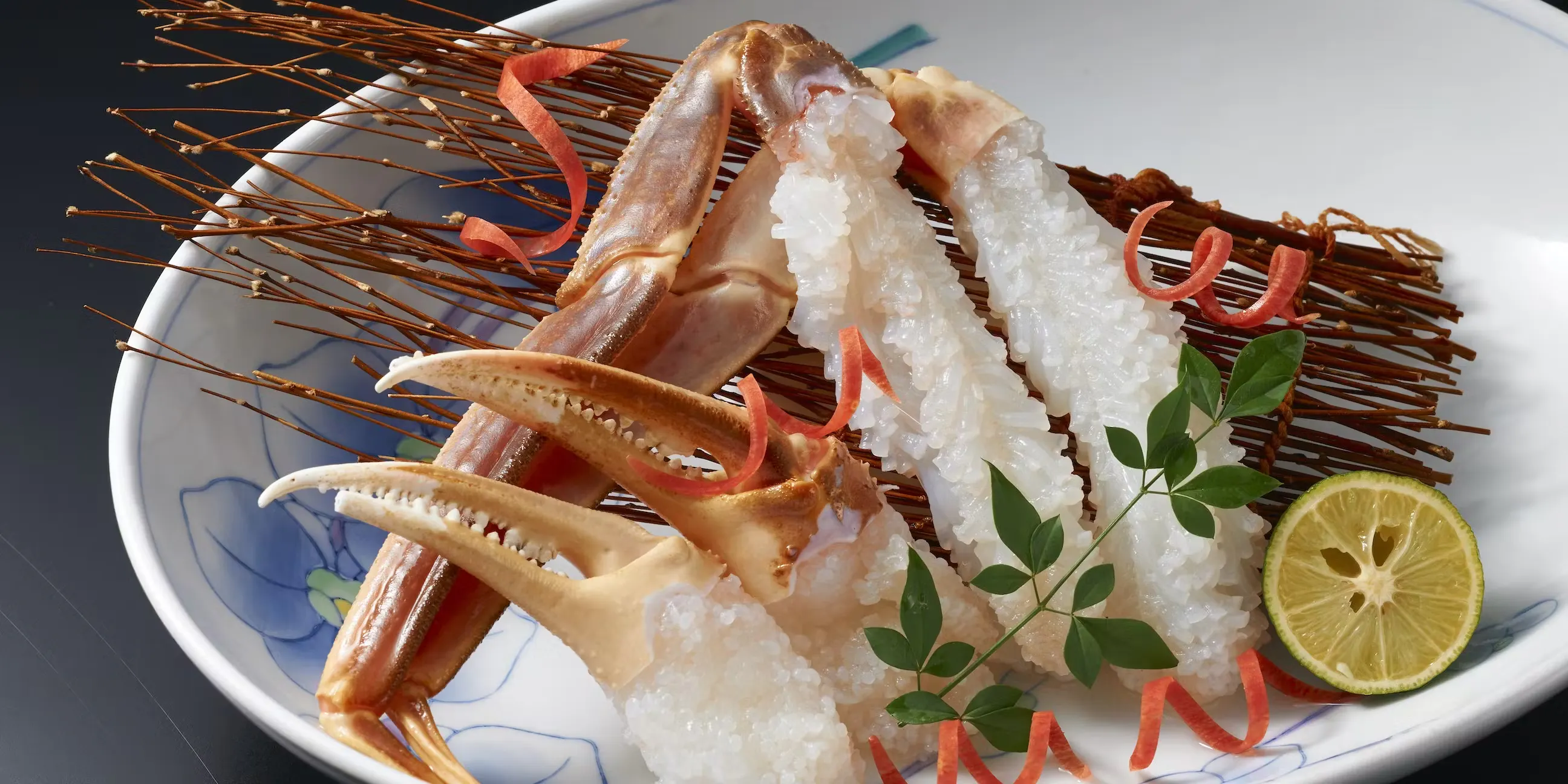 [Seasonal Limited Matsuba Crab Course] One Matsuba crab per person. Includes charcoal grilled Matsuba crab, sashimi, salt-boiled, and a total of 7 dishes.