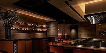 [Abagura Luxury Indulgence Course] featuring domestic spiny lobster and teppanyaki foie gras