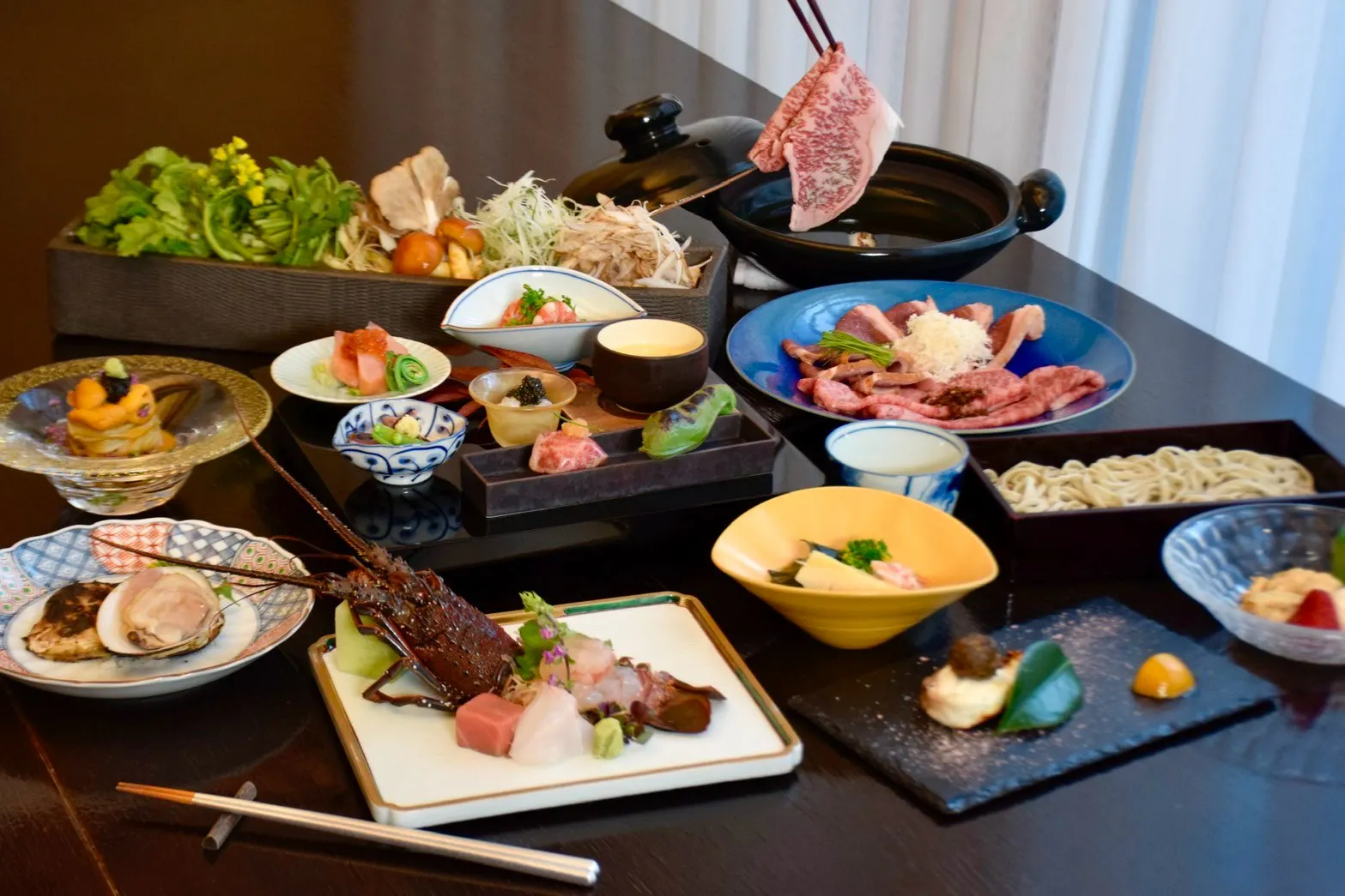 [Koumoto Supreme Soba-suki Course] Koumoto's highest-grade course. Indulge in a luxurious array of abalone, sea urchin, caviar, and more, with the main dish being "Soba-suki" featuring chicken and soft-shelled turtle broth, comprising a total of 9 exquisite dishes.