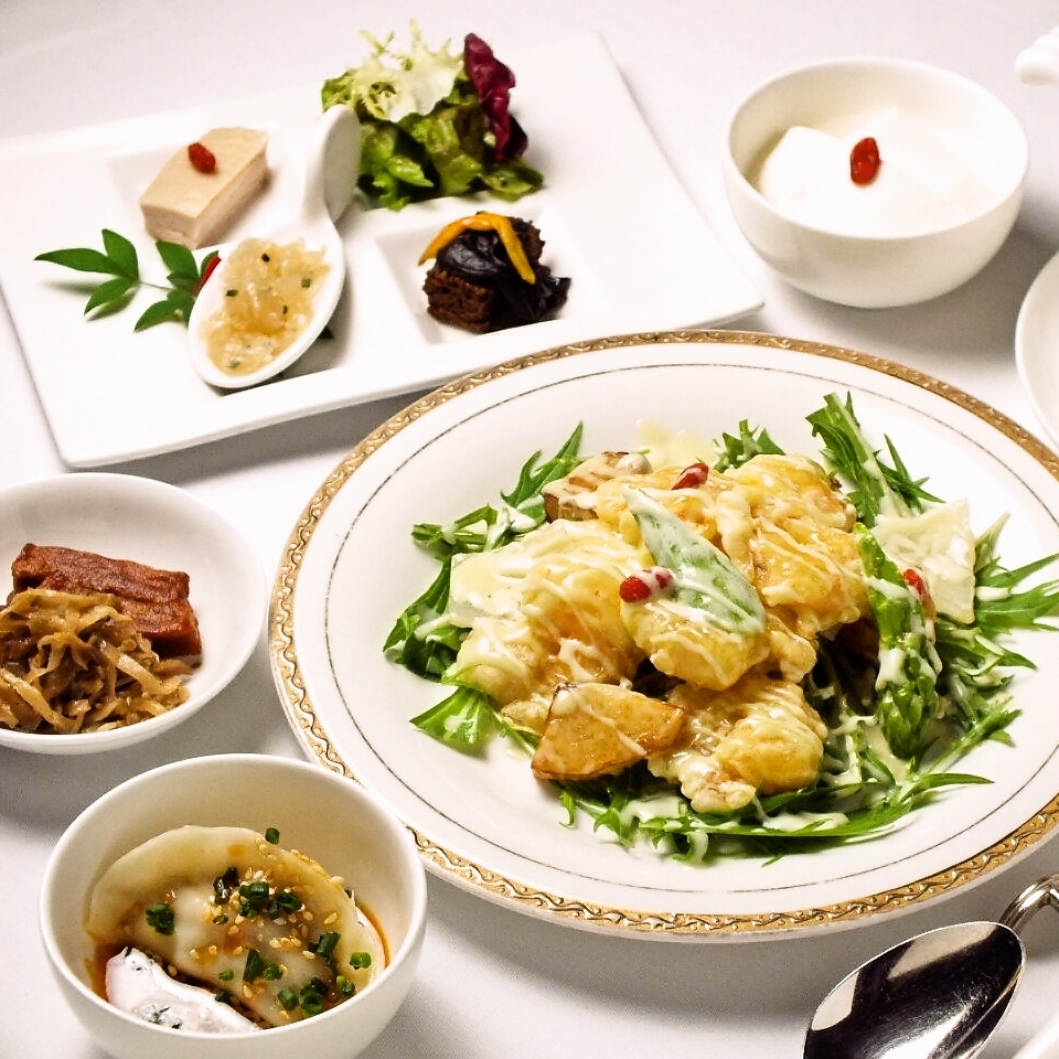 （ランチ）人気☆手作り点心や麻婆豆腐、主菜は選べる4種類でボリューム満点！プレミアムコース