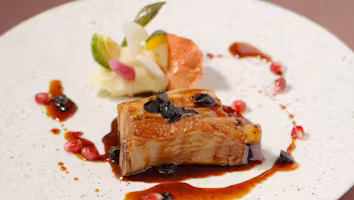 Ruri Course: 8 dishes including the popular roast duck from Hong Kong cuisine