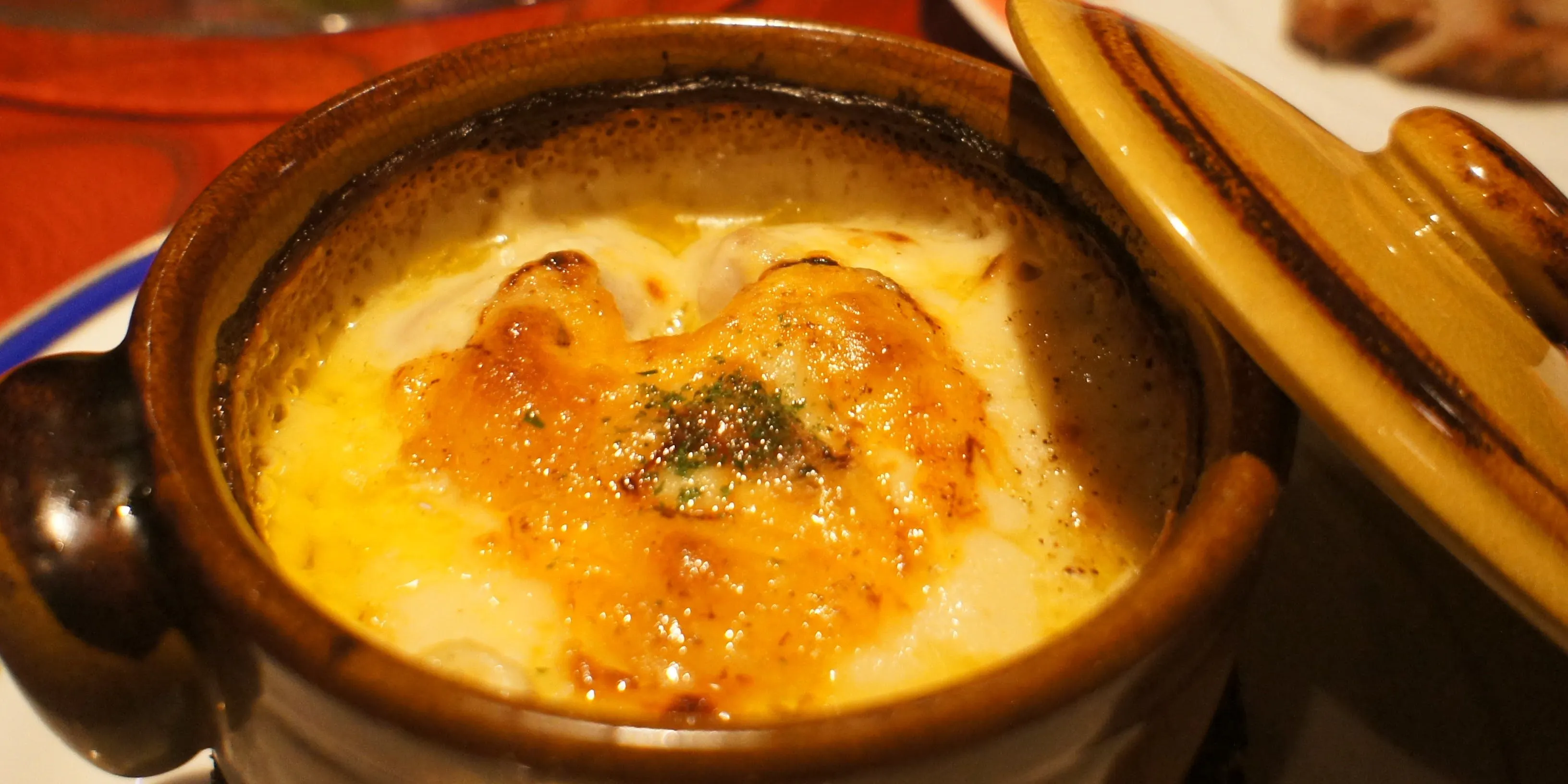 A course with nine dishes, including dessert, generously using seasonal organic vegetables.
