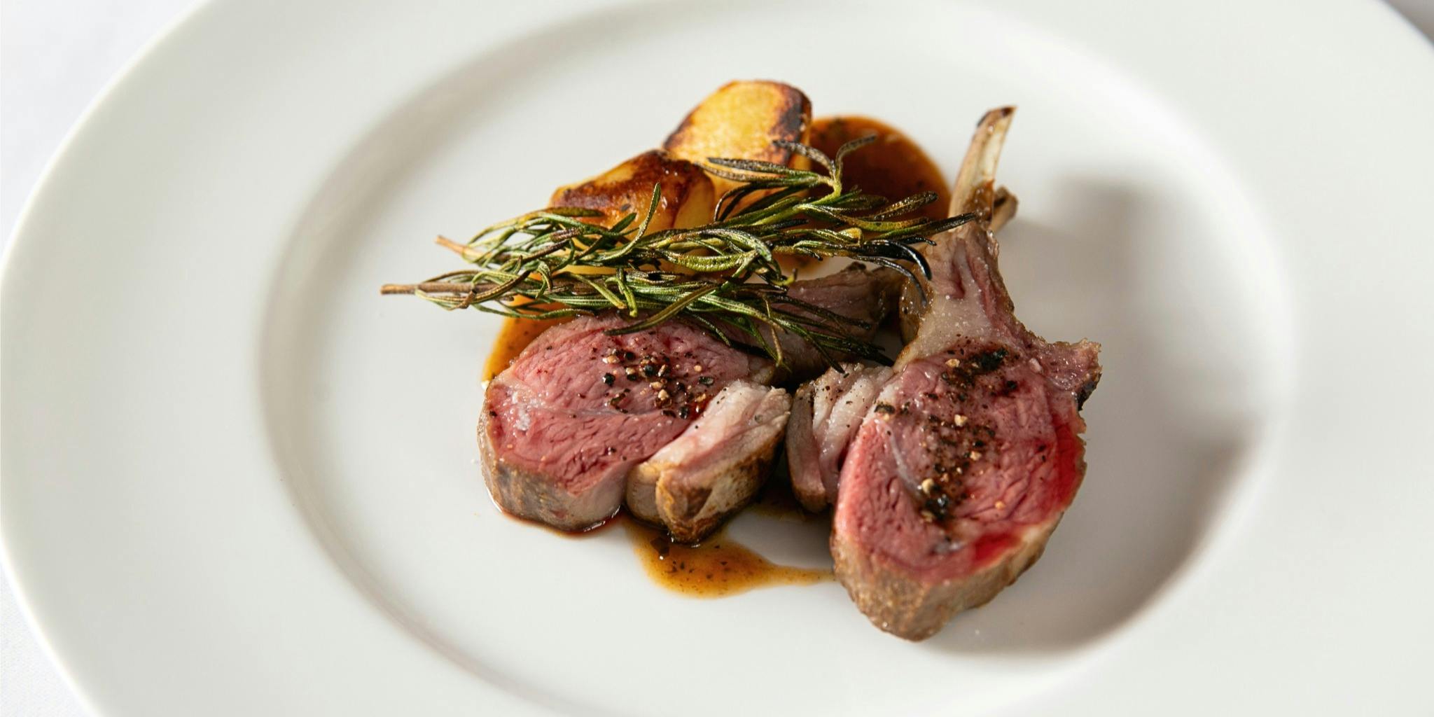 [Menu Stagione 　Seasonal Course] A special course featuring seasonal ingredients from appetizer to main dish, including premium ingredients.