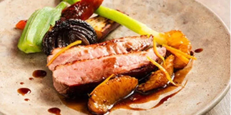 【Menu Ten-Ten（ムニュ 텐텐）】총 8품. 가게 이름을 내건, 제철 식재료를 마음껏 즐길 수 있는 추천 코스