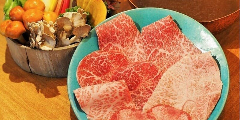 【ご褒美ランチ】野菜おかわり自由！黒毛和牛のしゃぶり寿司、人気の牛タン