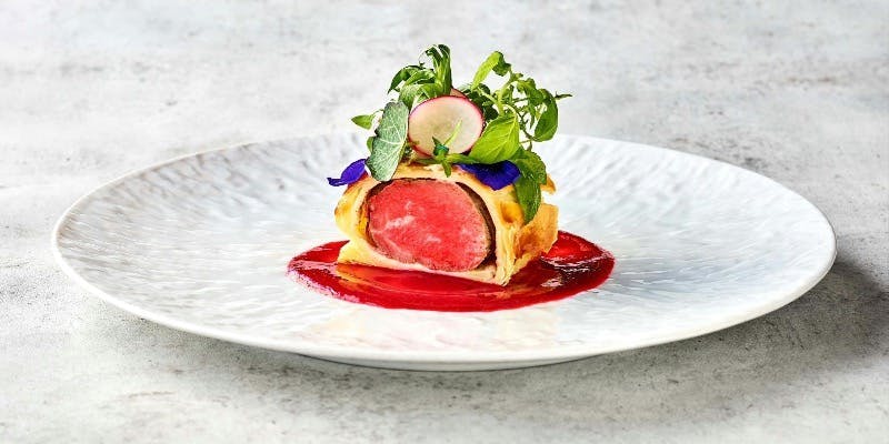 [Anniversary Premium] Chef-Selected Brand Wagyu, Includes a 5-Glass Pairing with Champagne