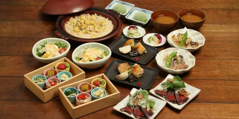 おはしの名物おばんざいコース