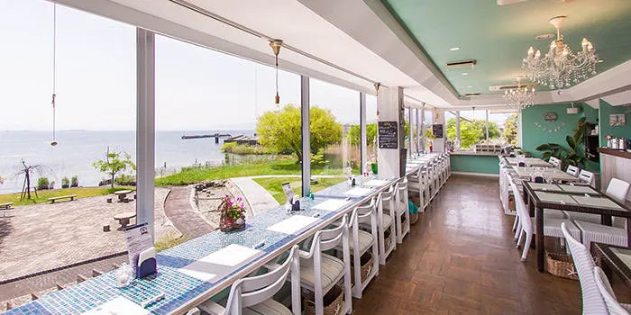 Rcafe at marina