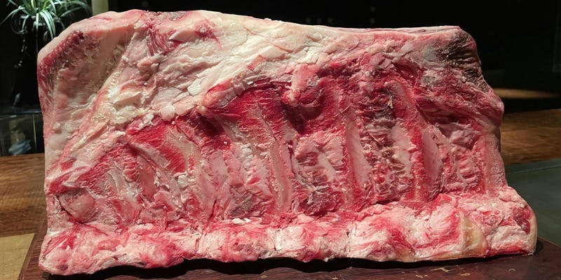 Dry Aging Beef (Wagyu) Aged Black Wagyu Beef: 11,000 yen (100g) / 15,400 yen (200g) / 19,000 yen (300g) + Brand Pork ブランド豚