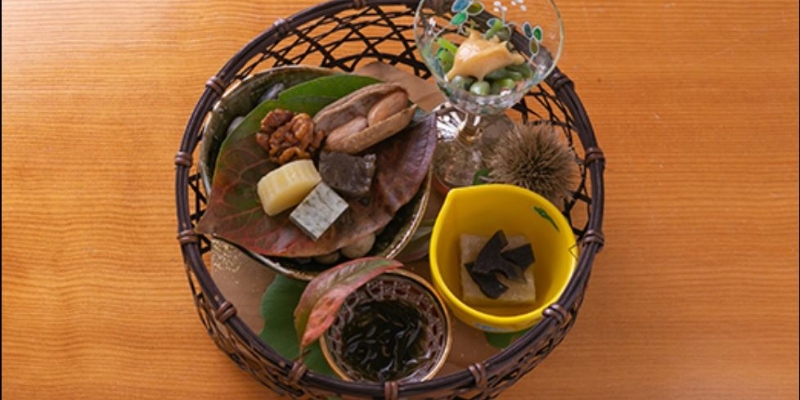 【14850円コース】旬の食材を使用した前菜、土鍋ご飯など