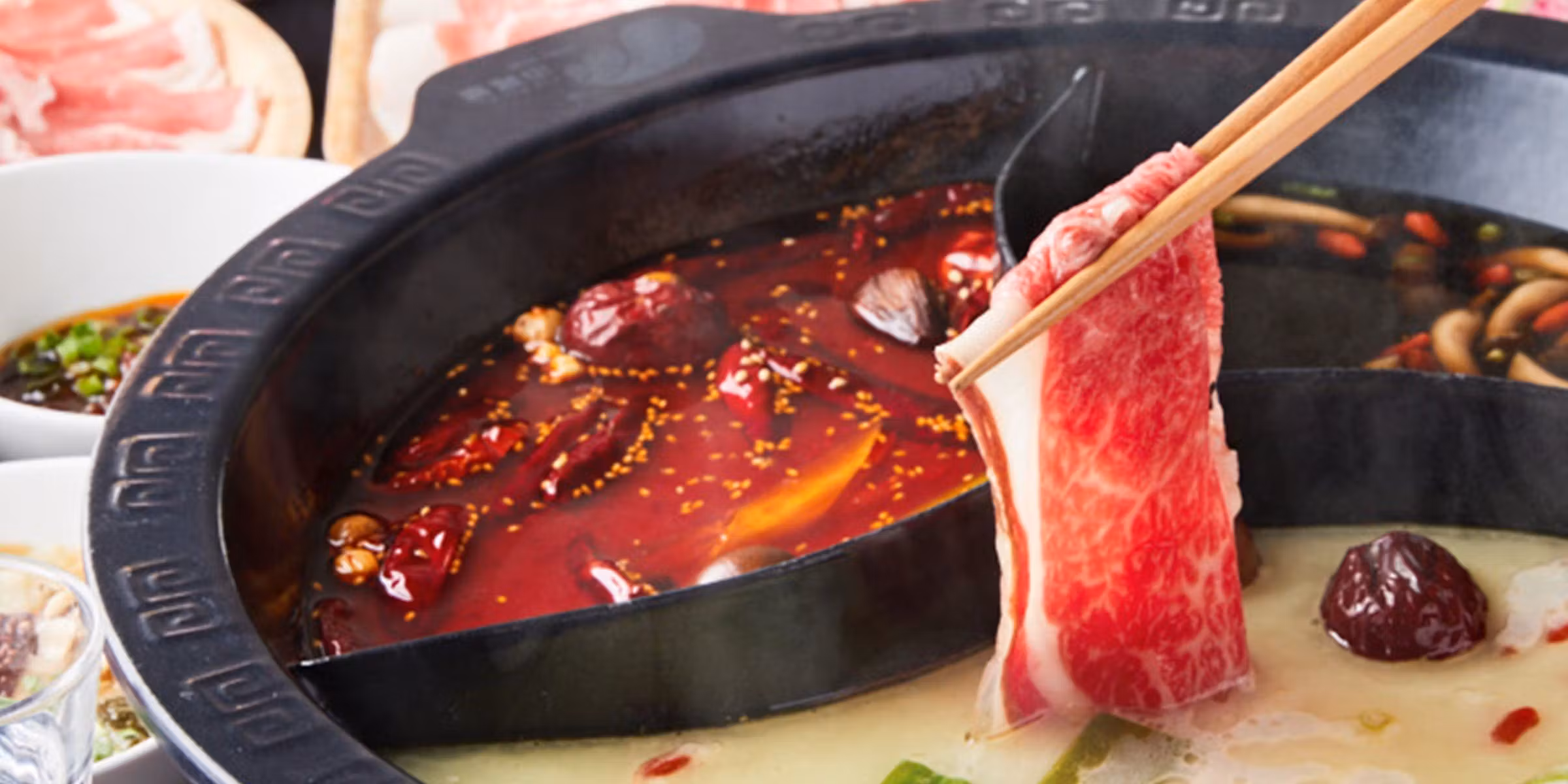 [Basic All-You-Can-Eat Course] Unlimited refills of meat, bamboo-steamed chicken tsukune, two-color noodles, etc.! Includes daily dessert