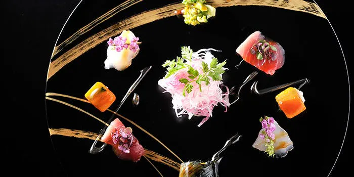 【老字號料亭的正宗懷石料理】以當季嚴選食材精心製作的全8道菜 18,700円(服務費另計)