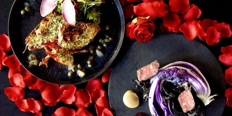 【Xmas2026】黒毛和牛×オマール×鮑などChristmasだけの特別Menu+グラスシャンパン×聖夜の宝石(Christmasプレート)