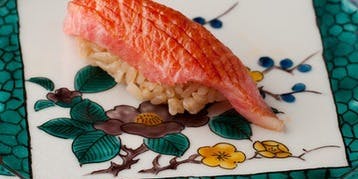 Omakase Course: 20 items including nigiri, sashimi, various appetizers, and soup
